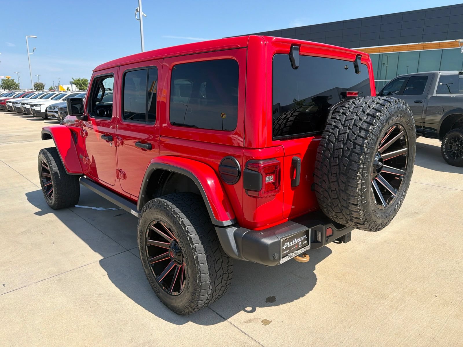 Used 2021 Jeep Wrangler Unlimited Rubicon w/ Trailer Tow Package AWD/4WD image 3