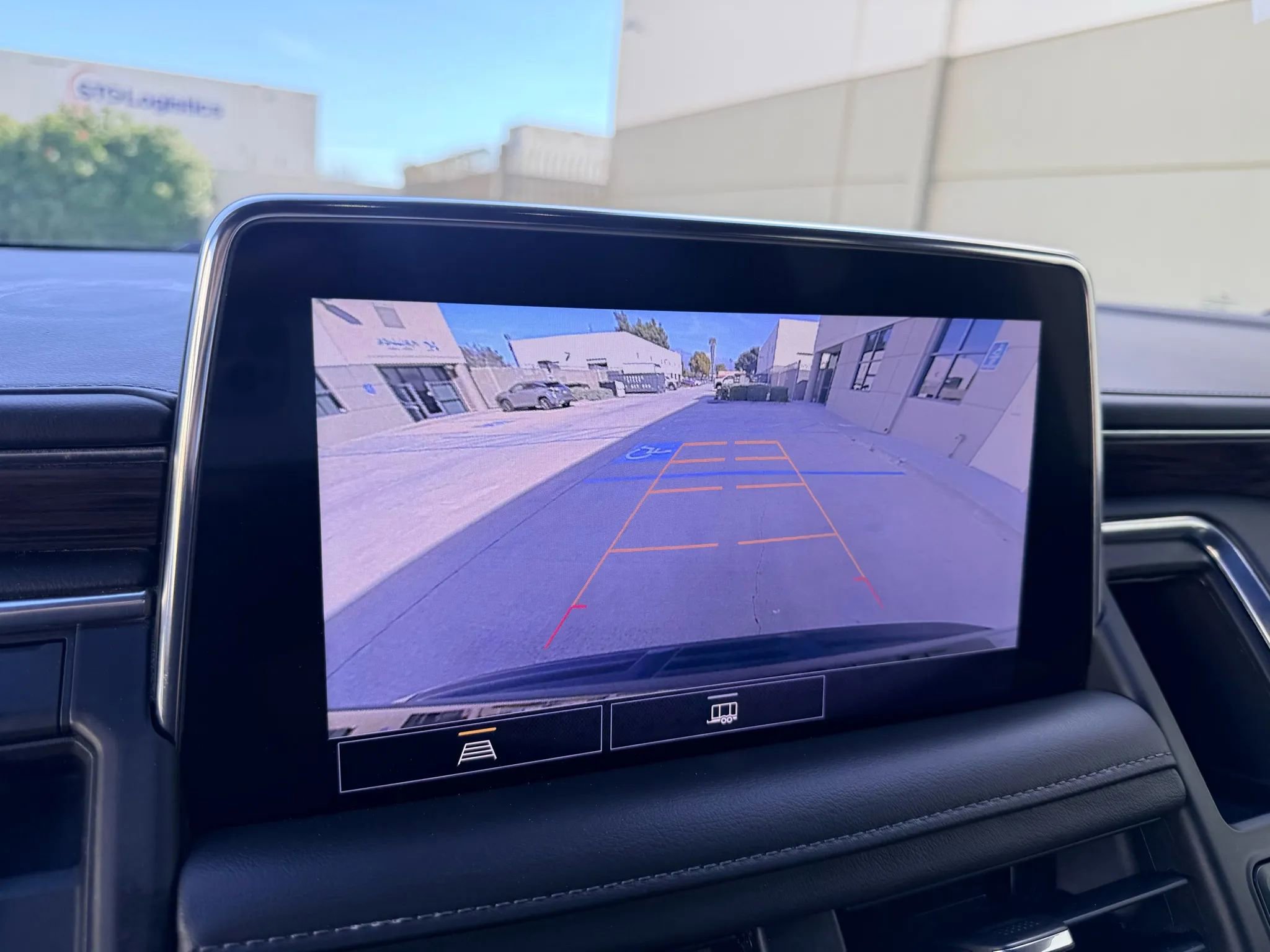 Used 2021 Chevrolet Suburban LS image 24