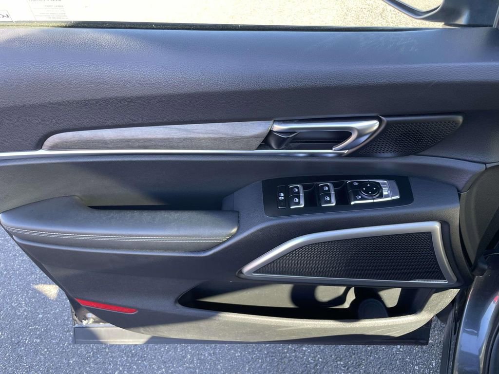 Used 2022 Kia Telluride EX image 16