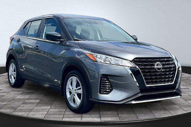Used 2024 Nissan Kicks S FWD image 3