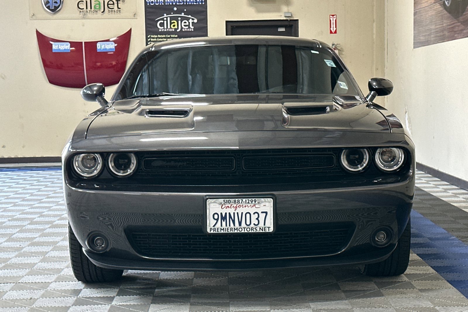 Used 2023 Dodge Challenger SXT w/ Blacktop Package image 9