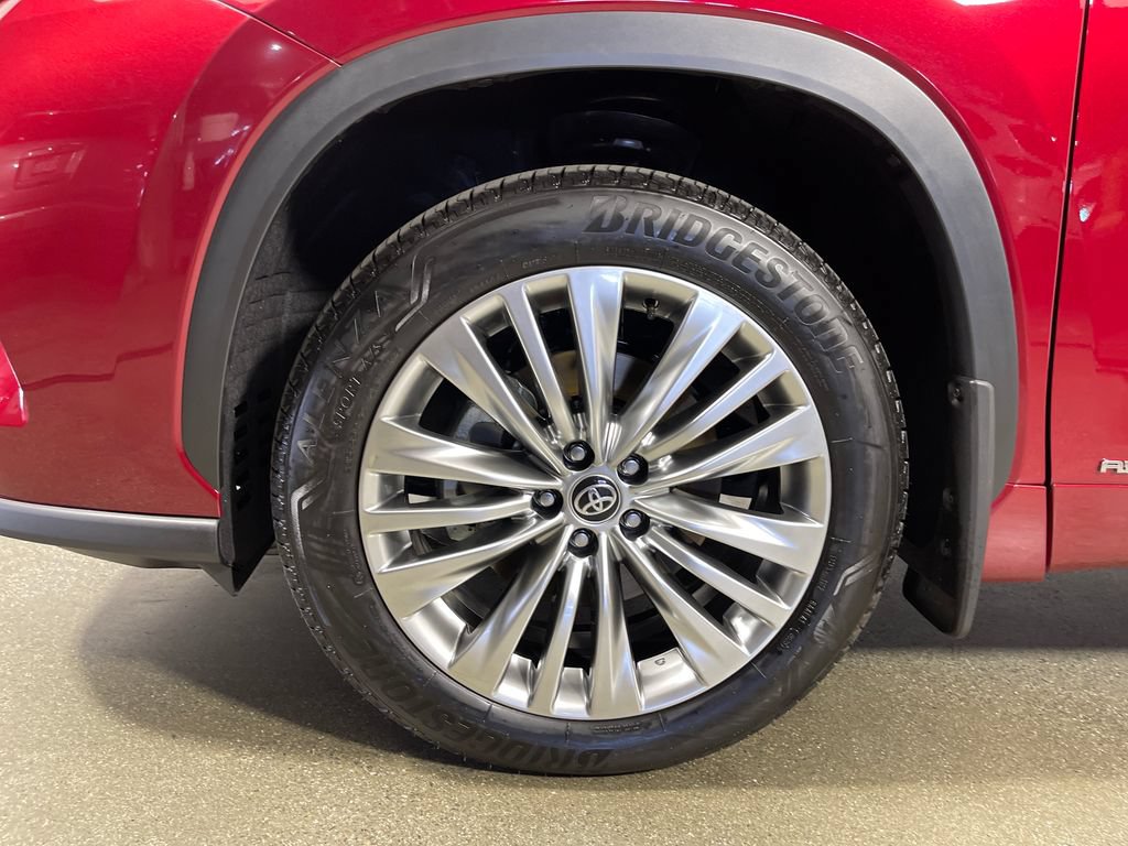 Certified 2026 Toyota Highlander Platinum AWD/4WD image 11