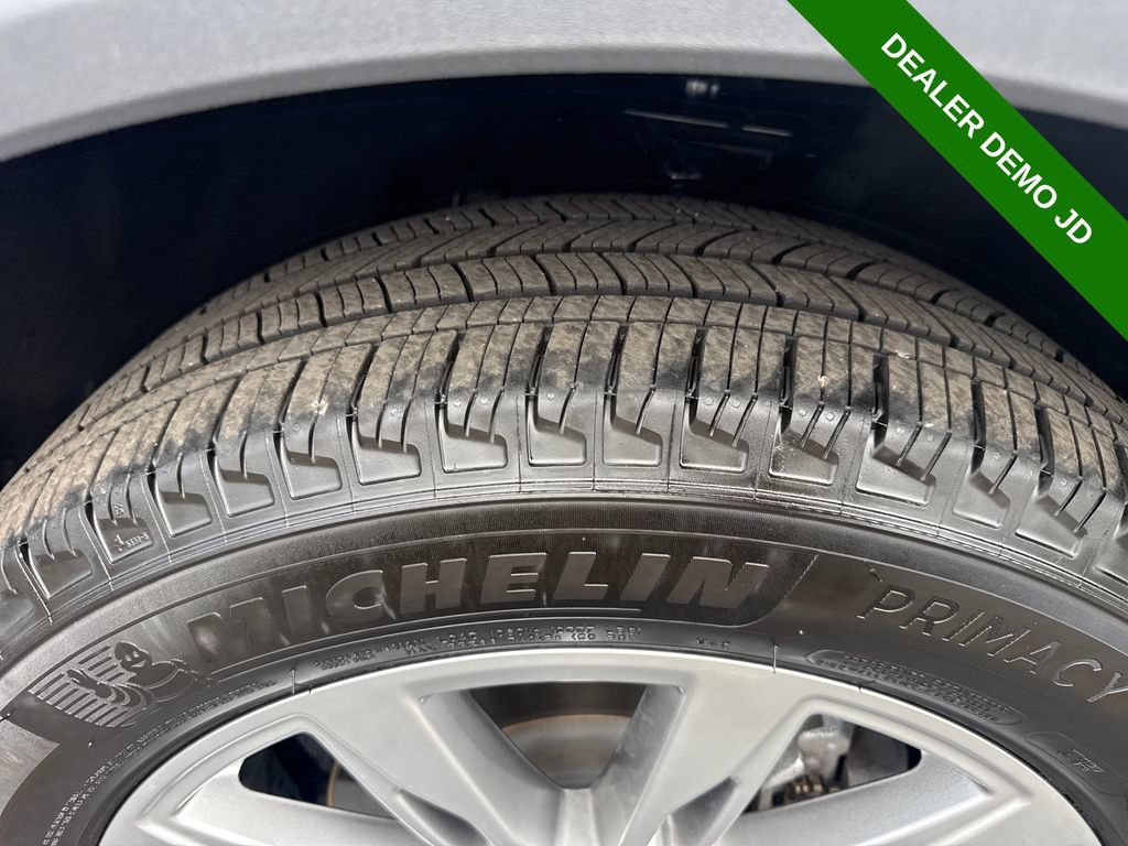 Used 2025 Ford Explorer Platinum AWD/4WD image 15