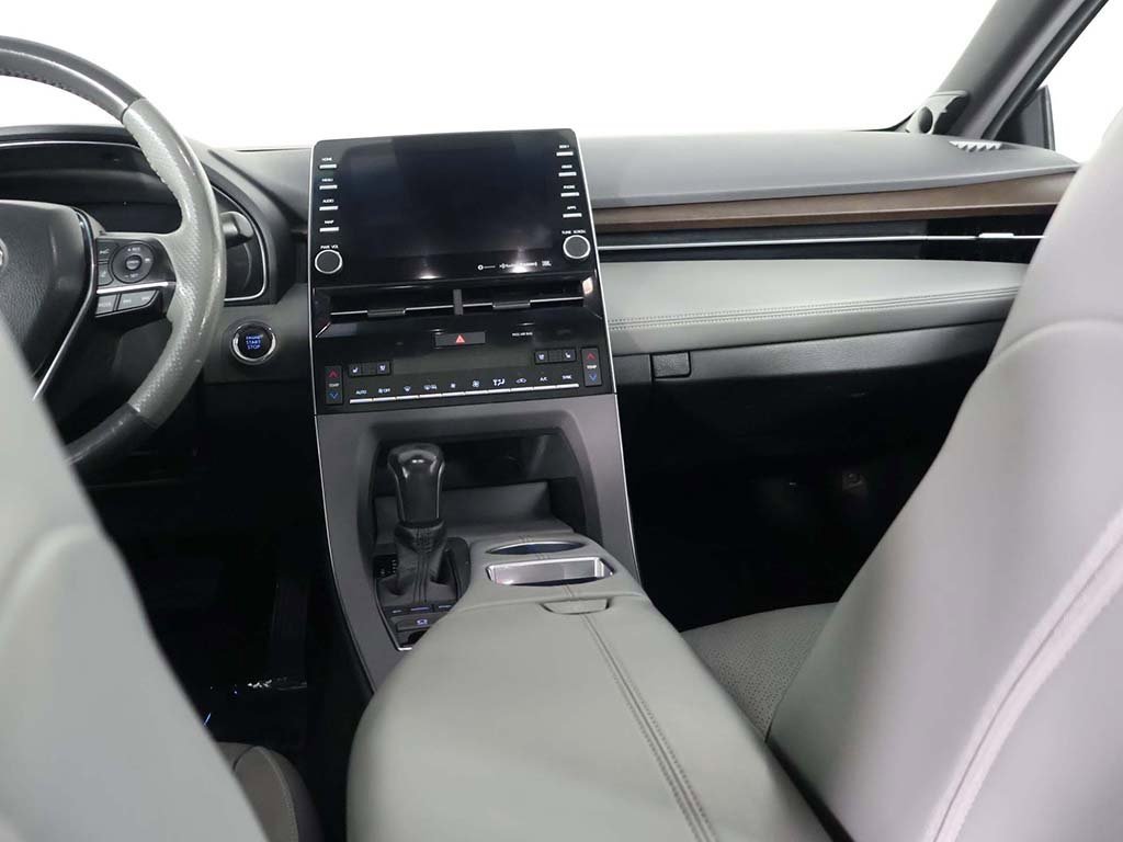 Used 2019 Toyota Avalon Limited image 37