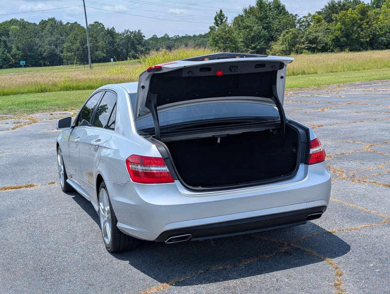 Used 2011 Mercedes-Benz E 350 4MATIC Sedan image 27