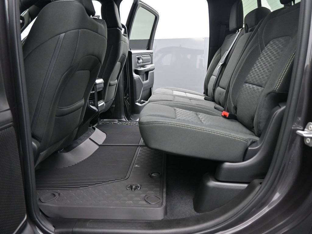 New 2026 RAM 1500 4x4 Crew Cab image 15