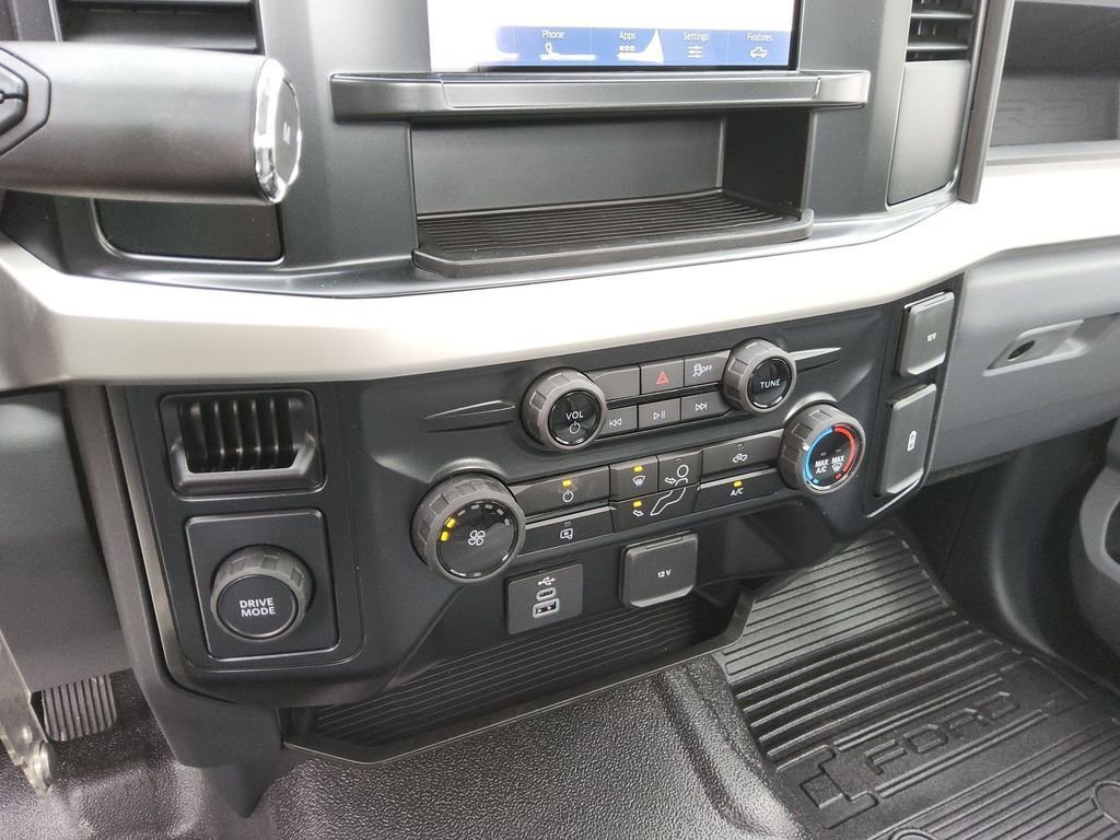 New 2025 Ford F550 2WD Regular Cab Super Duty image 14
