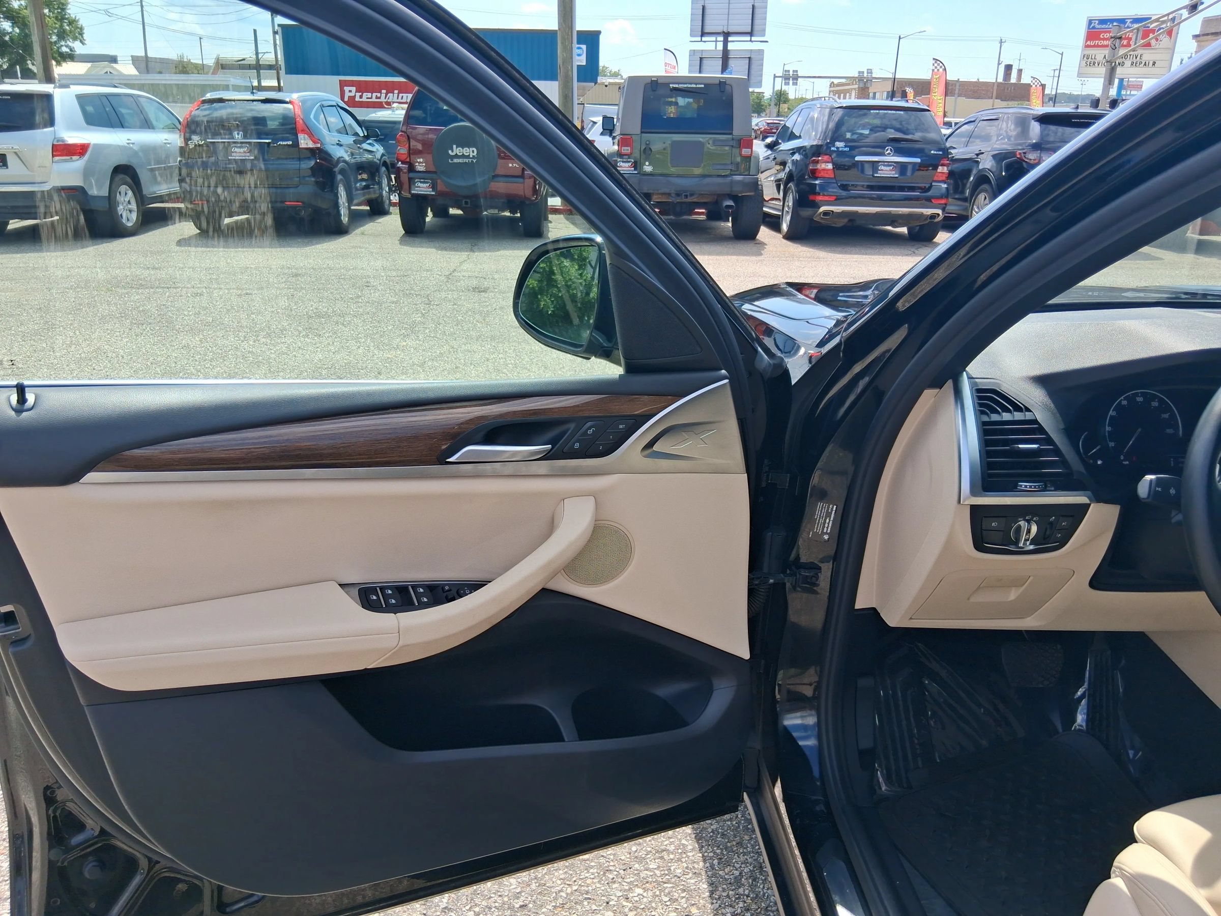 Used 2019 BMW X3 xDrive30i AWD/4WD image 6