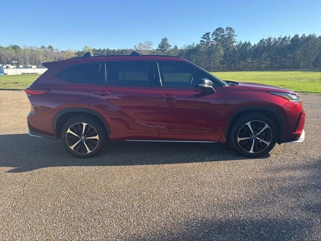 Used 2021 Toyota Highlander XSE image 7