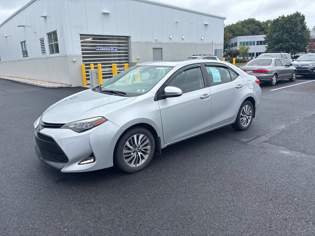 Used 2017 Toyota Corolla XLE w/ Carpet Mat Package (TMS) FWD image 17