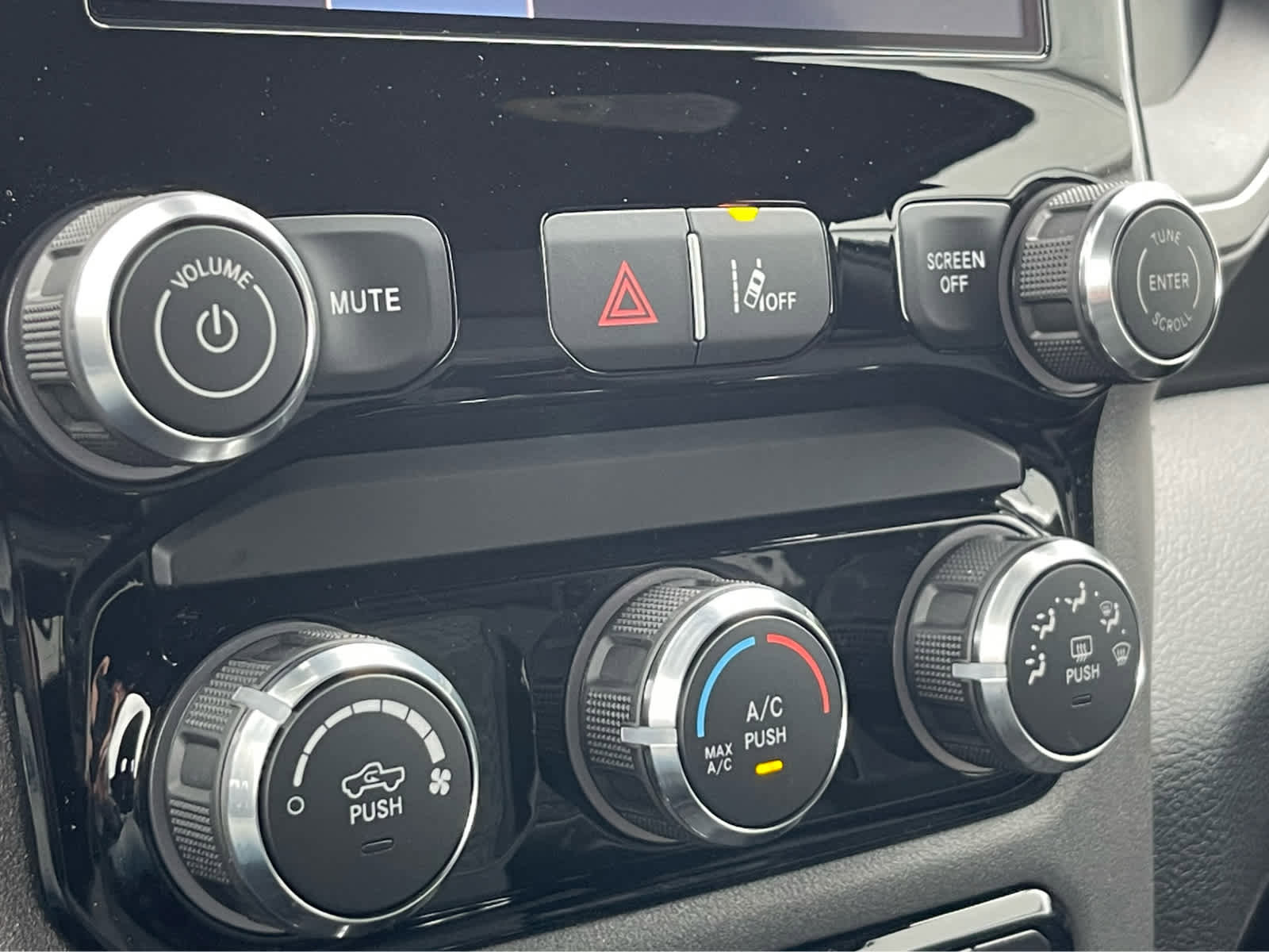 New 2026 RAM 1500 Classic Warlock image 16