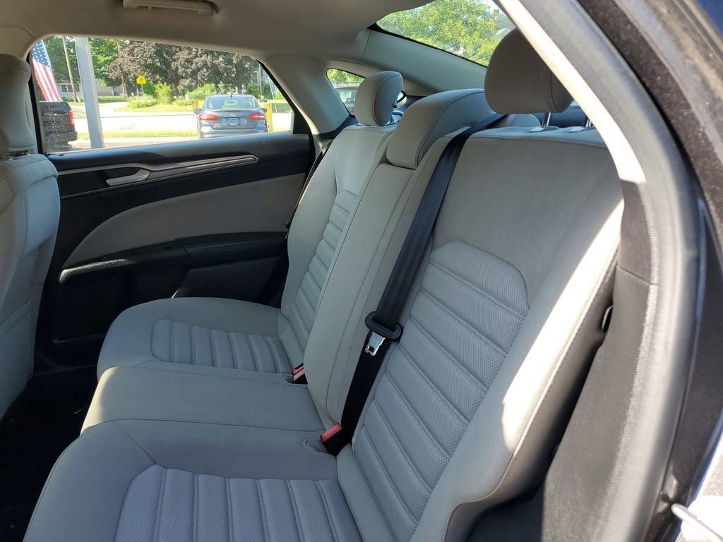 Used 2017 Ford Fusion S image 8