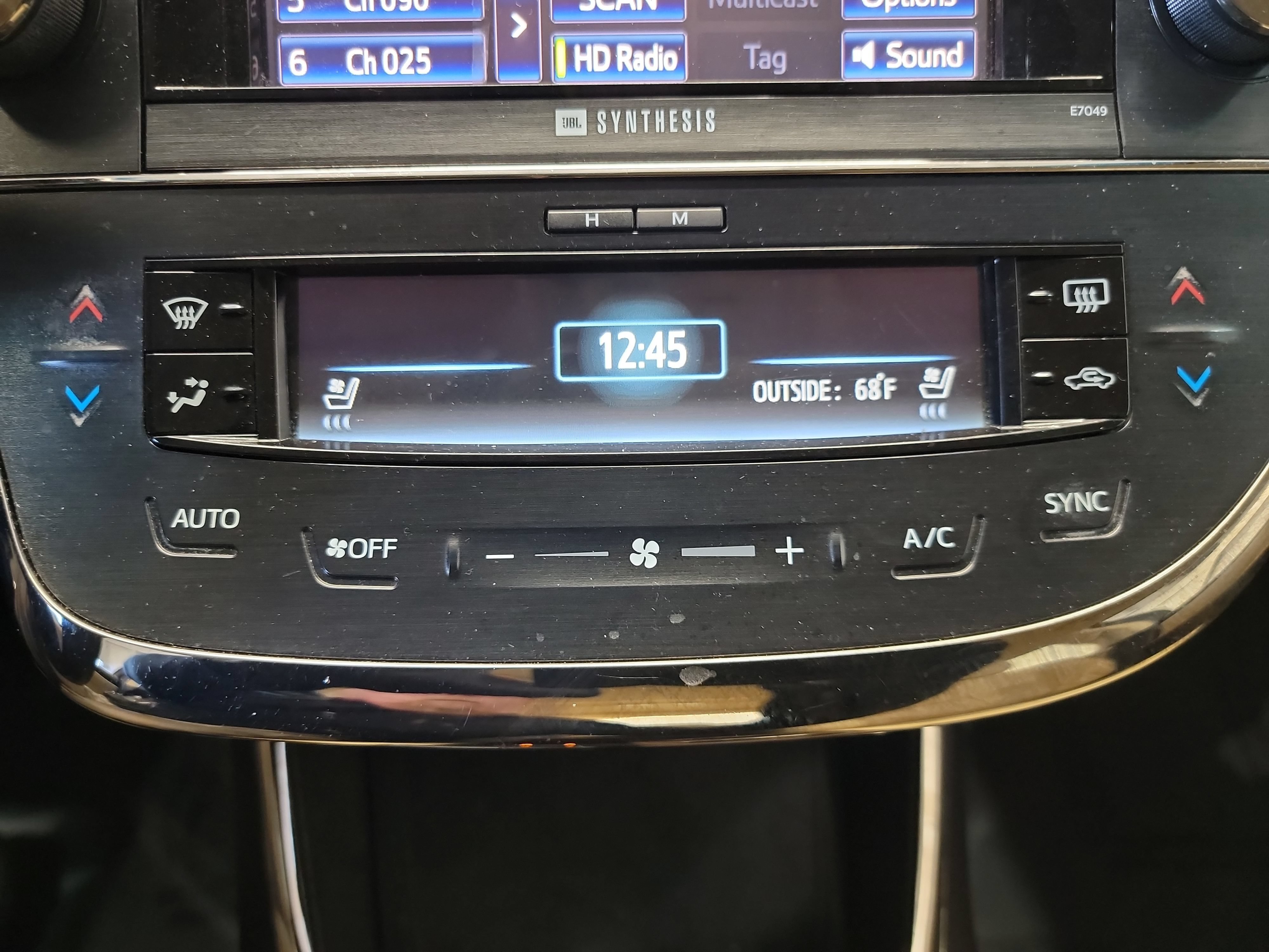 Used 2014 Toyota Avalon Limited FWD image 21