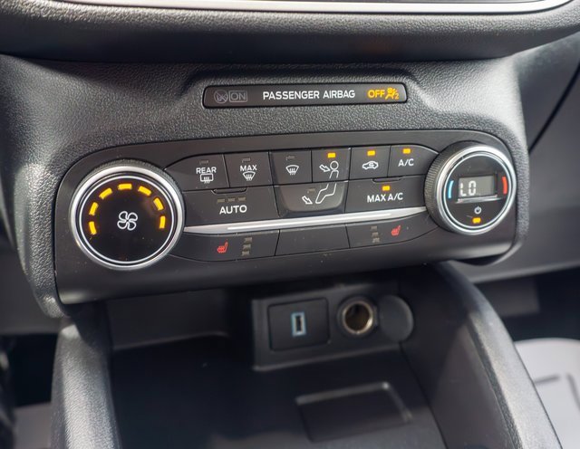 Used 2020 Ford Escape SE image 26