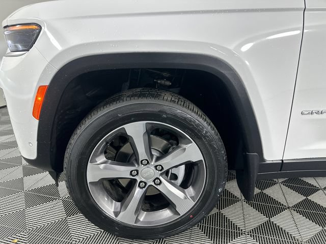 New 2026 Jeep Grand Cherokee Limited w/ Luxury Tech Group II AWD/4WD image 2