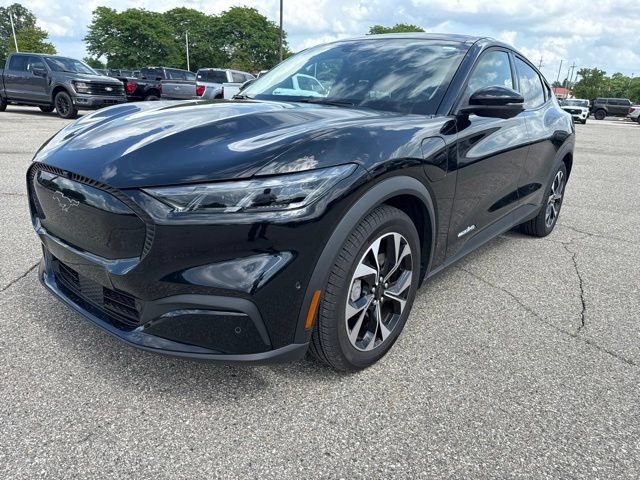 Used 2024 Ford Mustang Mach-E Select AWD/4WD image 2