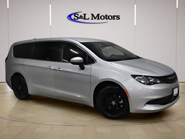 Used 2023 Chrysler Voyager LX FWD image 8