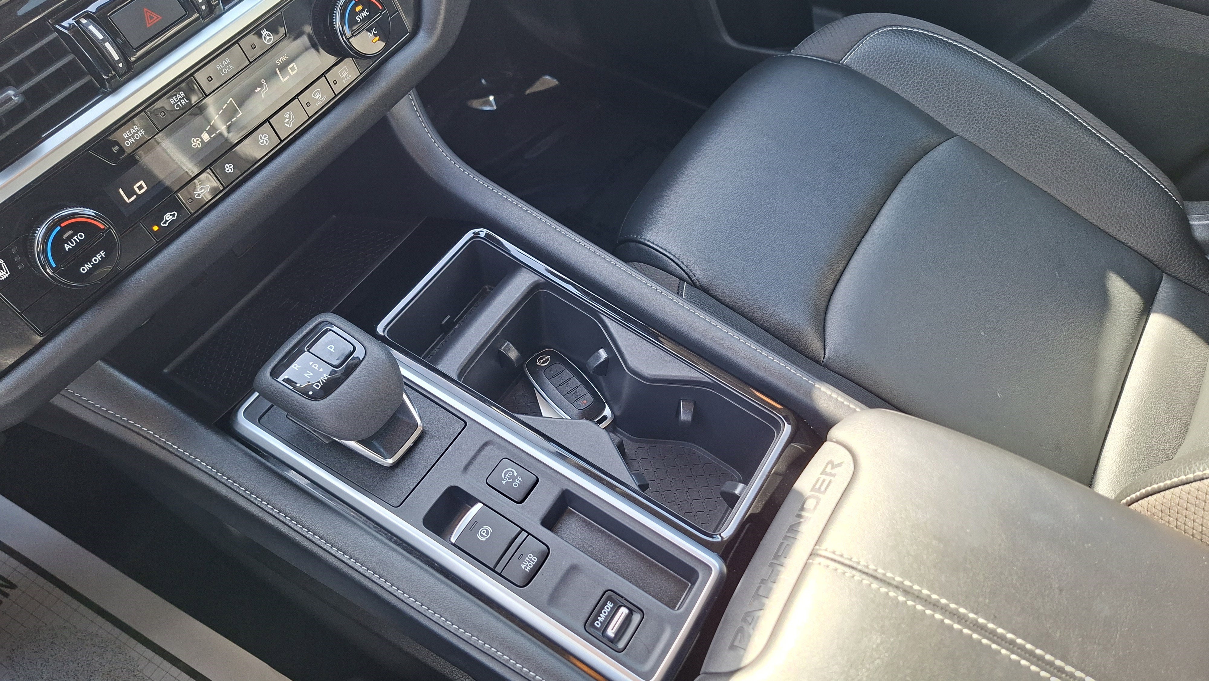 Certified 2023 Nissan Pathfinder SL w/ Lighting Package (N92) image 16