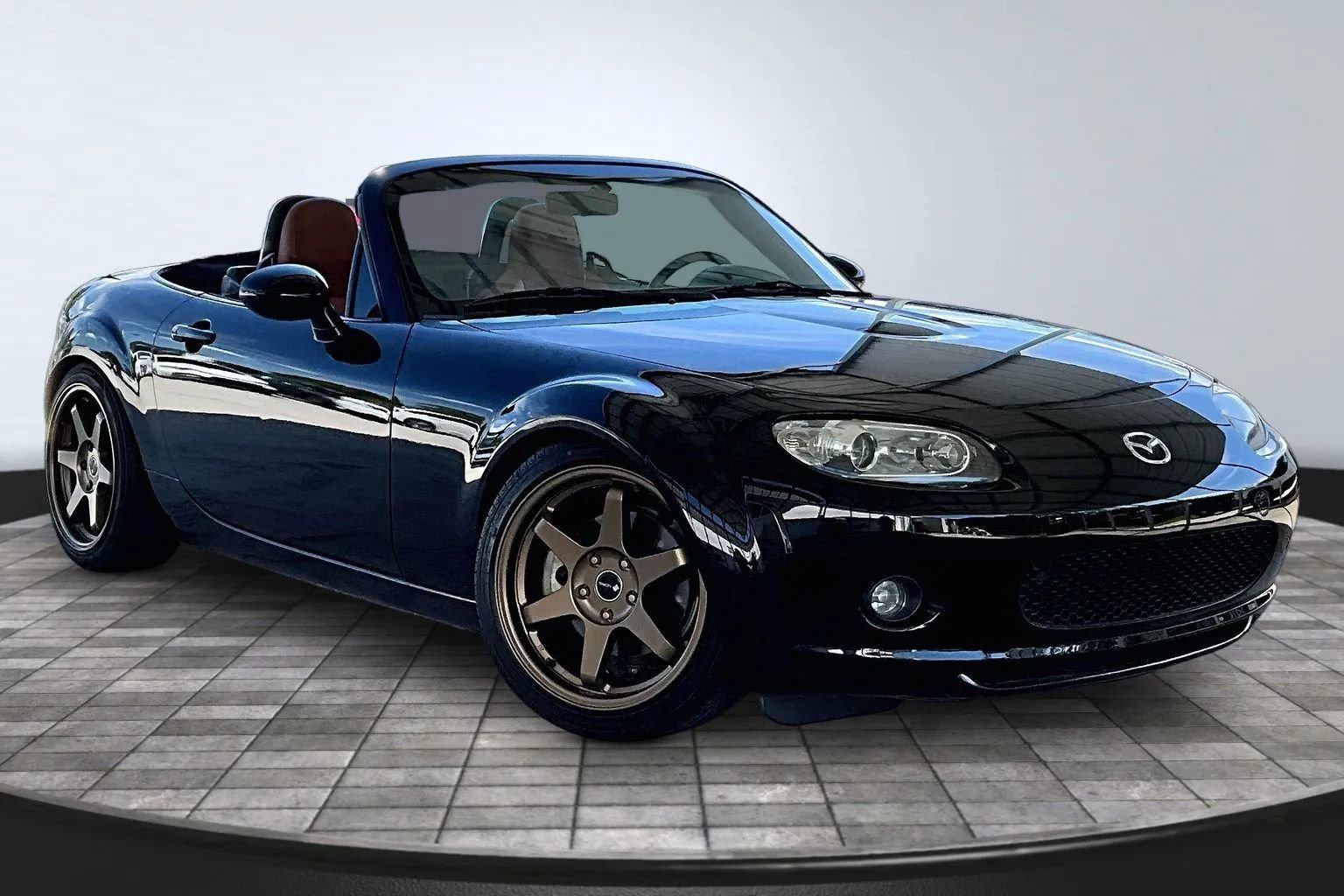 Used 2006 MAZDA MX-5 Miata Grand Touring w/ Premium Pkg RWD image 3