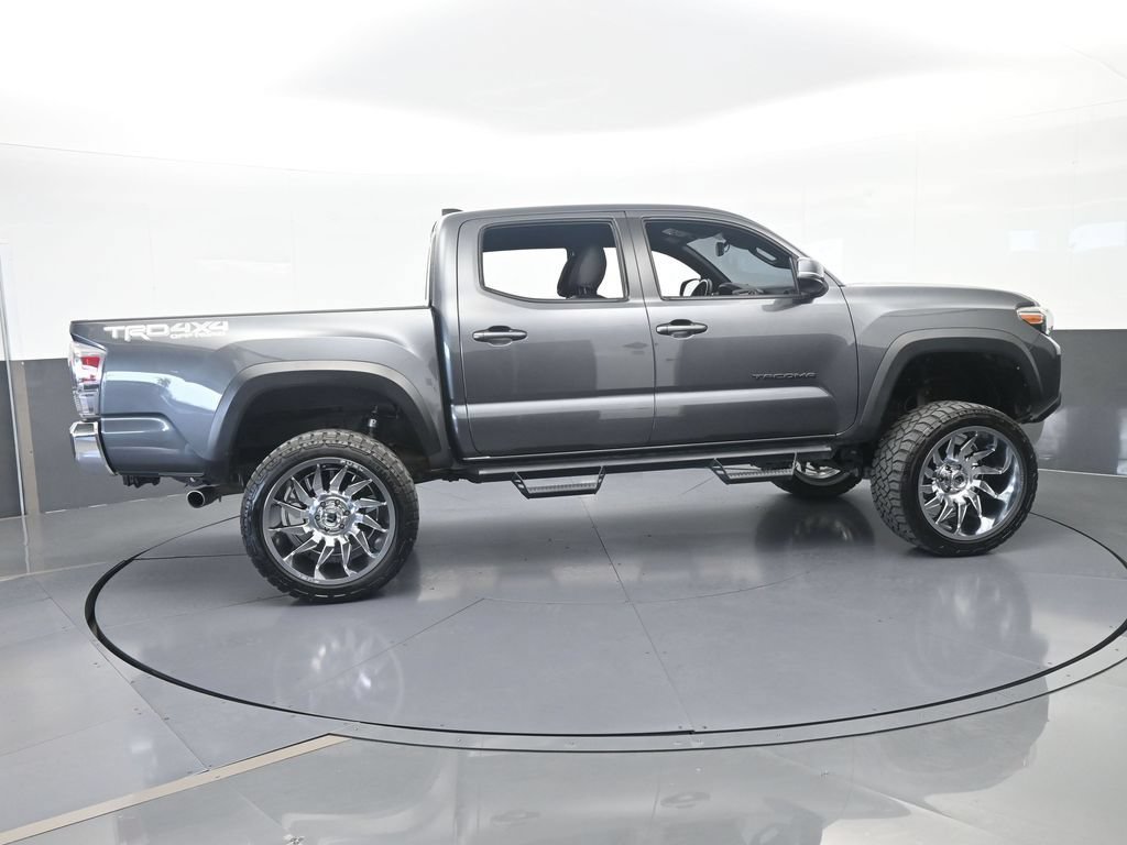 Used 2022 Toyota Tacoma TRD Off-Road AWD/4WD image 7