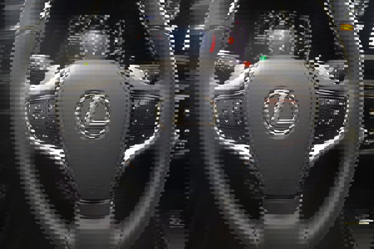 Used 2024 Lexus ES 350 image 37