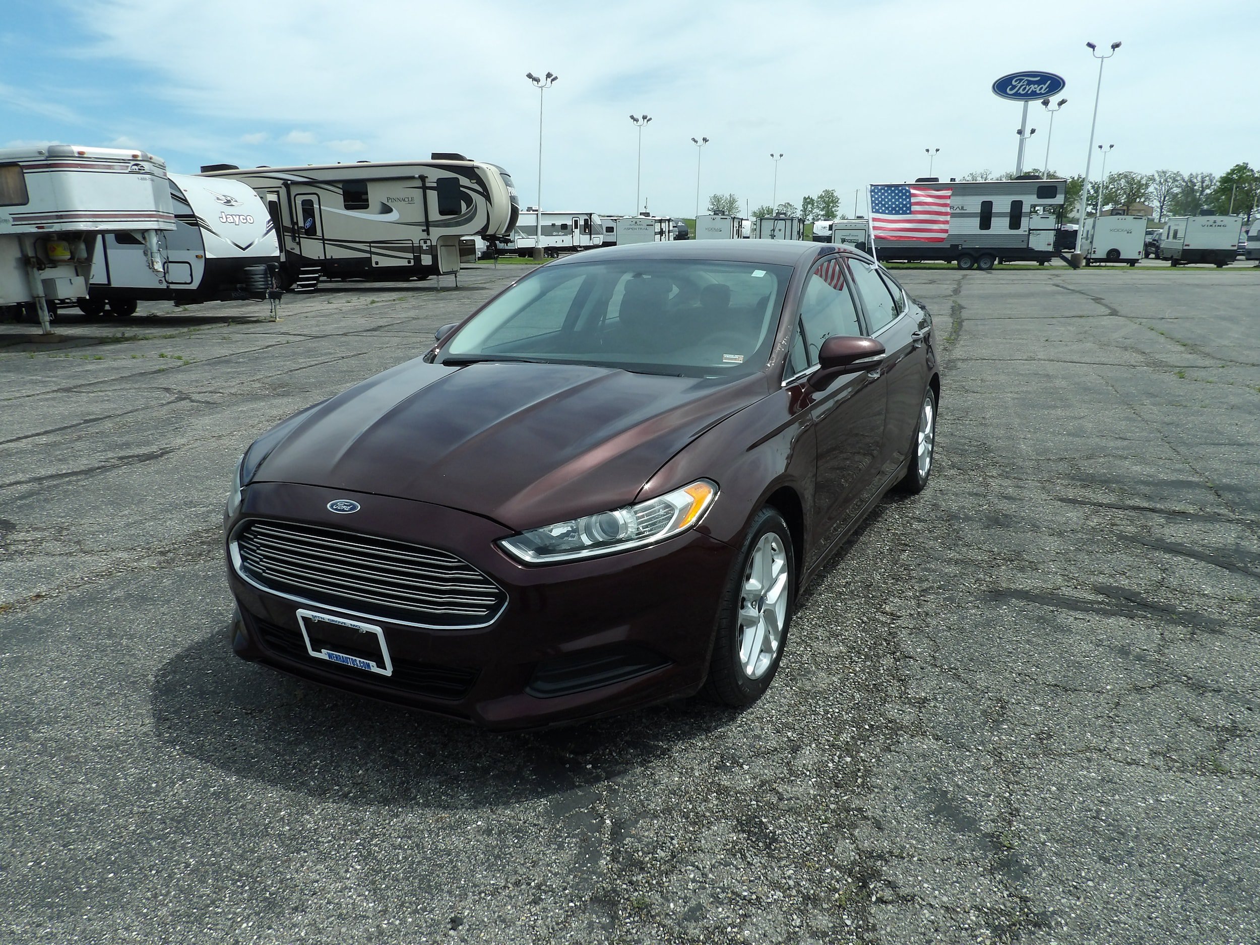 Used 2013 Ford Fusion SE FWD image 2