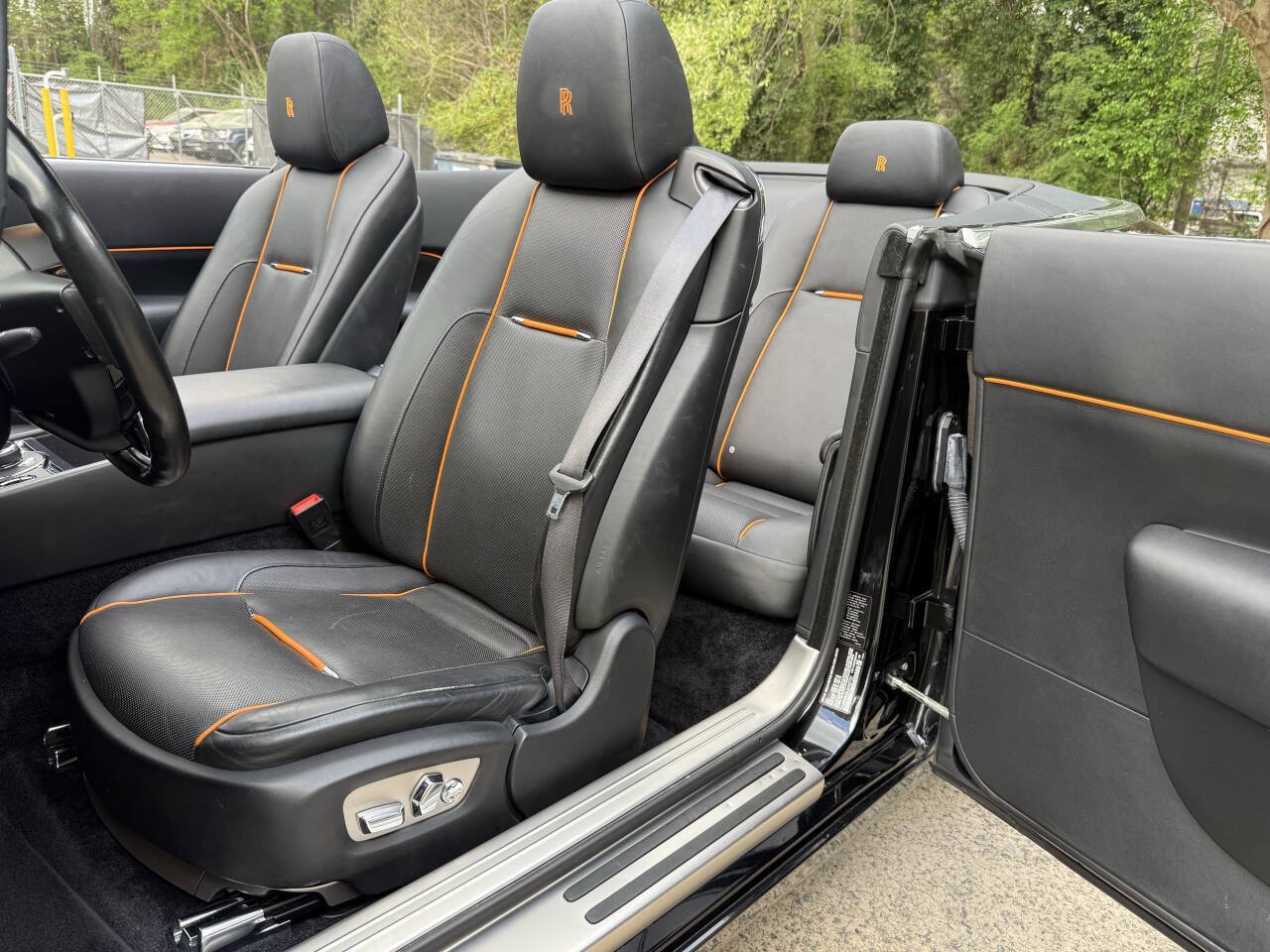 Used 2018 Rolls-Royce Dawn RWD image 5