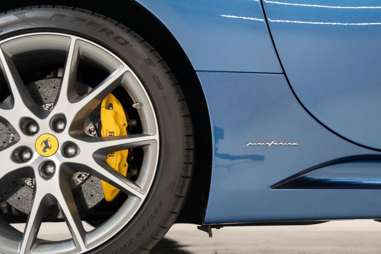 Used 2010 Ferrari California RWD image 42