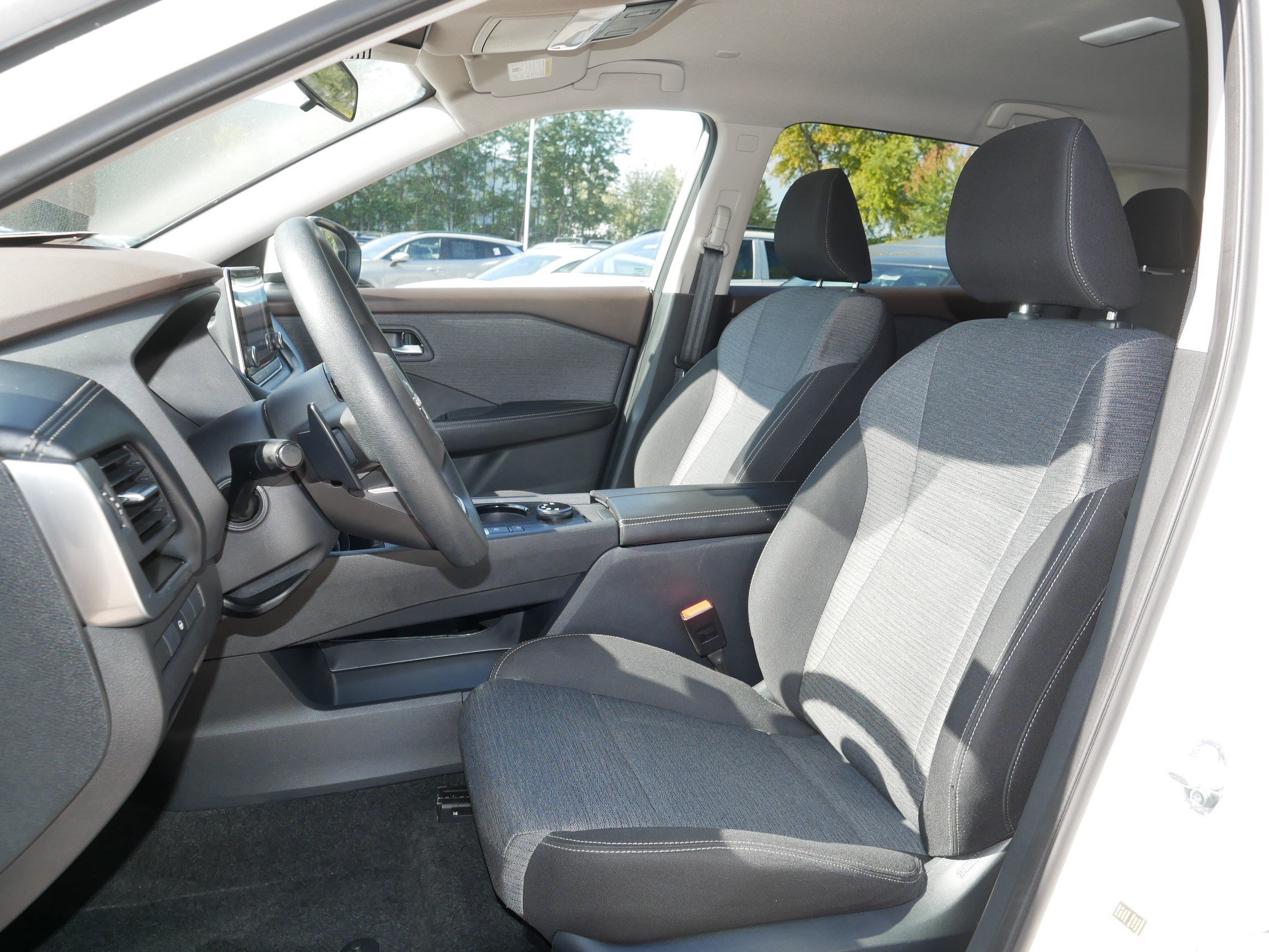 Certified 2023 Nissan Rogue SV AWD/4WD image 34