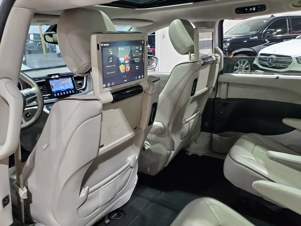 Used 2017 Chrysler Pacifica Limited FWD image 50