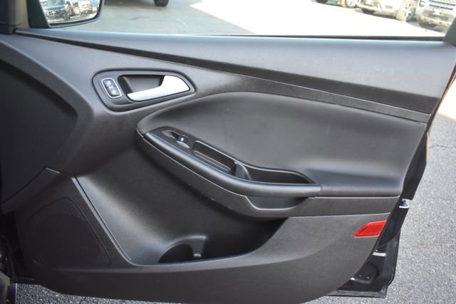 Used 2017 Ford Focus SE image 35