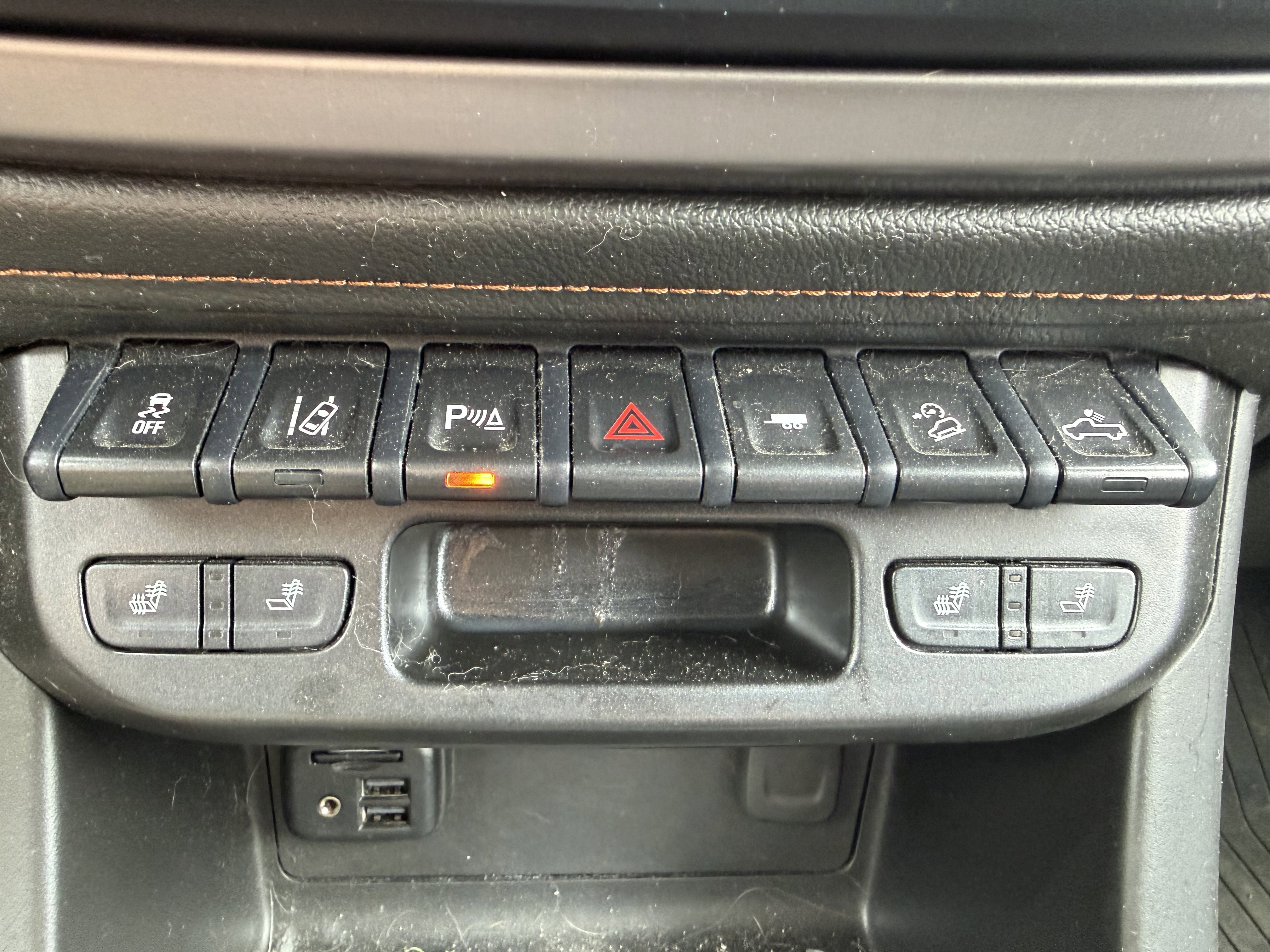 Used 2021 GMC Canyon AT4 w/ Driver Alert Package AWD/4WD image 16