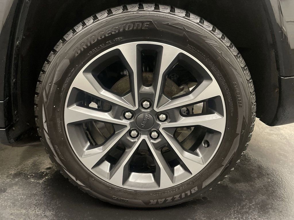 Used 2023 Jeep Grand Cherokee Overland w/ Advanced Protech Group III image 28