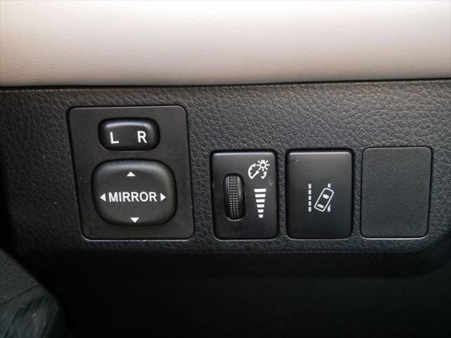 Certified 2018 Toyota RAV4 Limited w/ Advanced Technology Package image 26