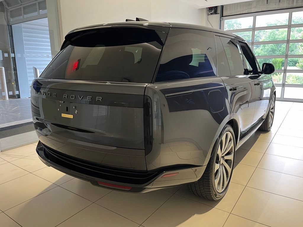 Used 2024 Land Rover Range Rover Autobiography AWD/4WD image 6