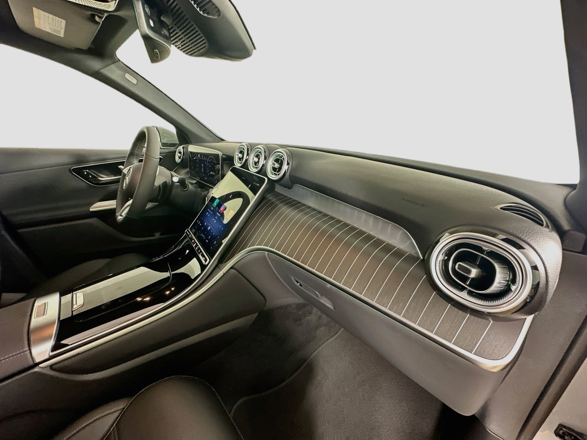 Used 2026 Mercedes-Benz GLC 300 4MATIC image 39