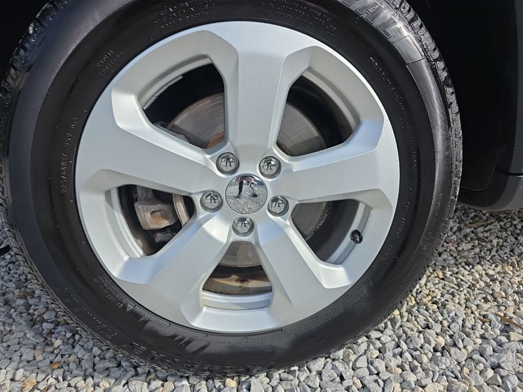 Used 2018 Jeep Compass Latitude w/ Popular Equipment Group image 12