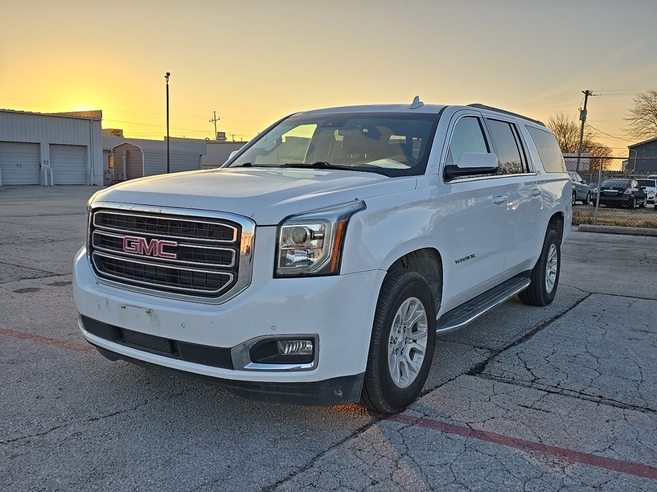 Used 2020 GMC Yukon XL SLT image 3