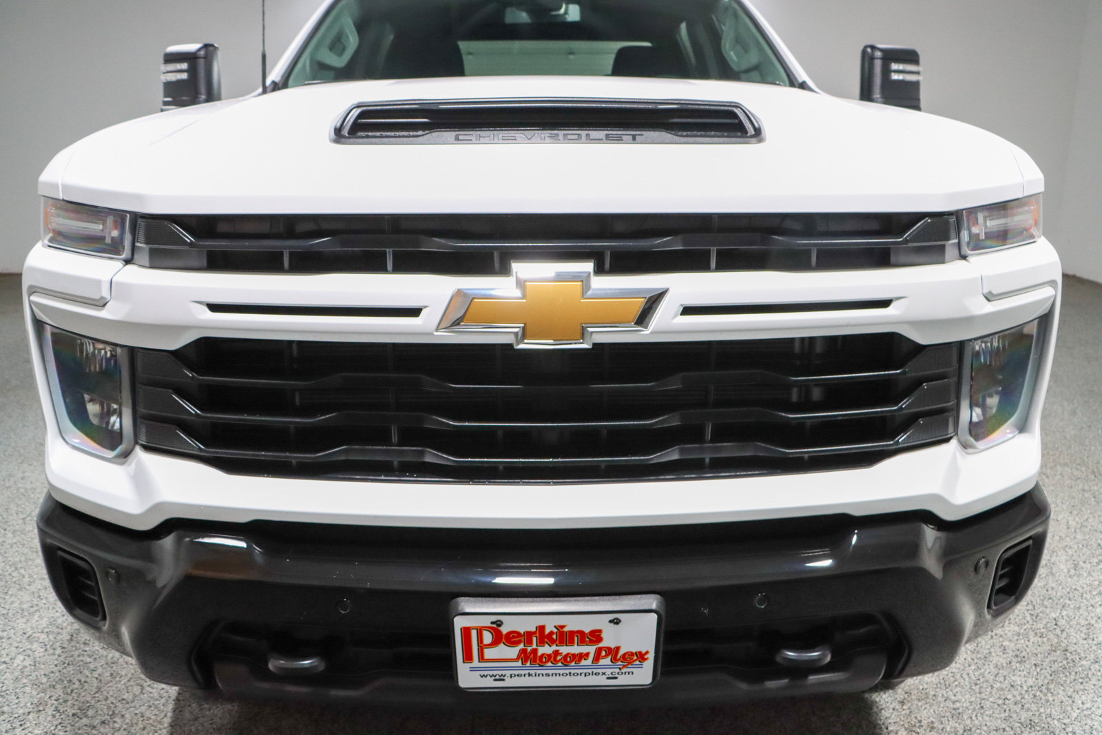 Used 2025 Chevrolet Silverado 2500 Custom w/ Custom Value Package AWD/4WD image 4