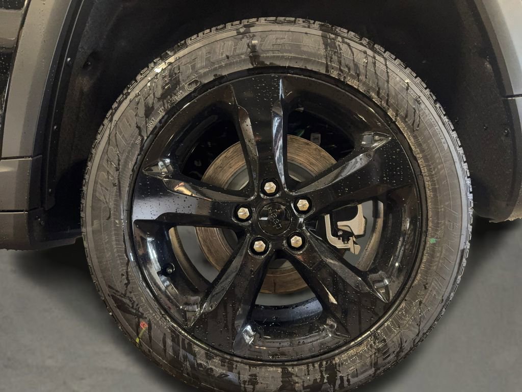 New 2025 Jeep Grand Cherokee L Altitude image 9