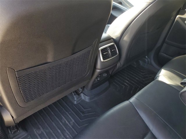 Used 2017 Kia Sorento EX image 9