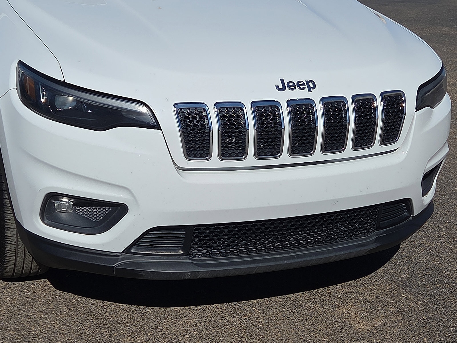 Used 2020 Jeep Cherokee Latitude Plus w/ Cold Weather Group image 6