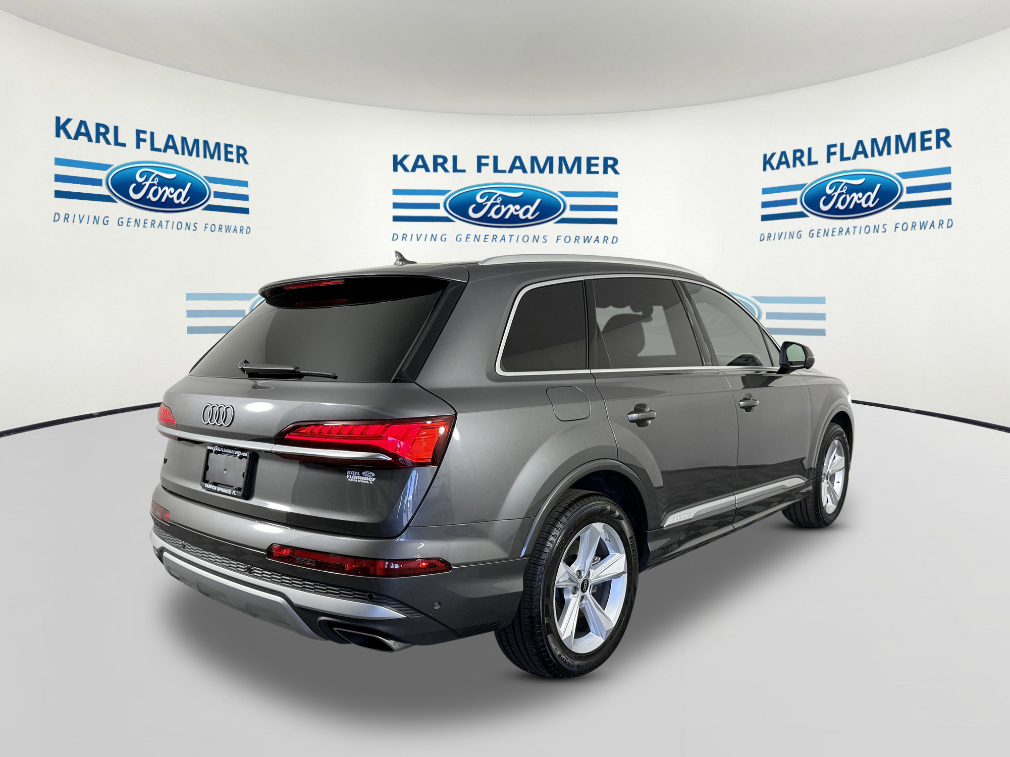 Used 2025 Audi Q7 2.0T Premium w/ Convenience Package image 3