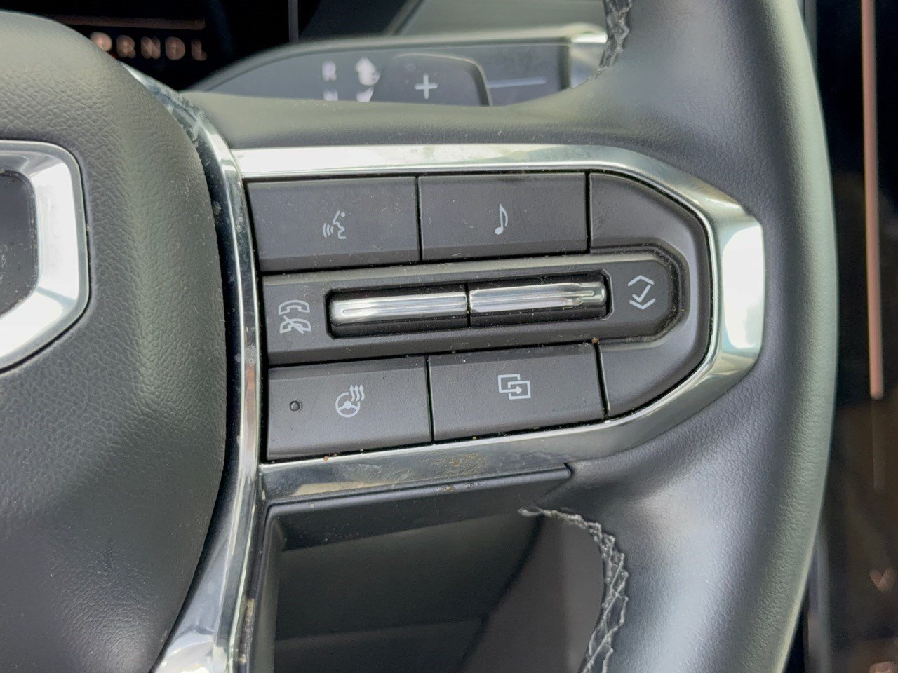 Certified 2026 GMC Acadia Elevation w/ Elevation Premium Package FWD image 19