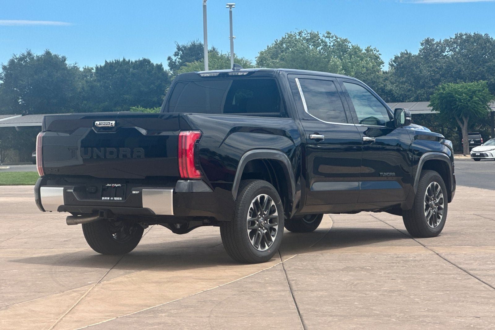 New 2026 Toyota Tundra Limited AWD/4WD image 4