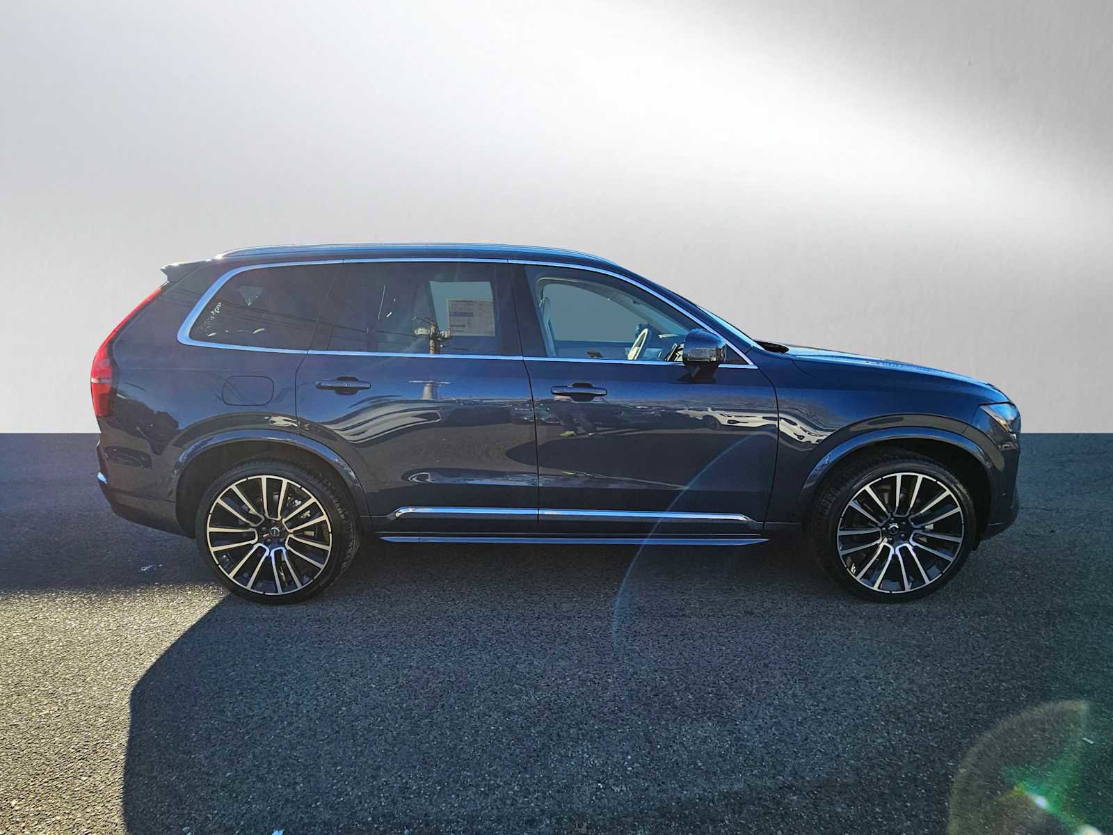 New 2025 Volvo XC90 B6 Ultra image 8
