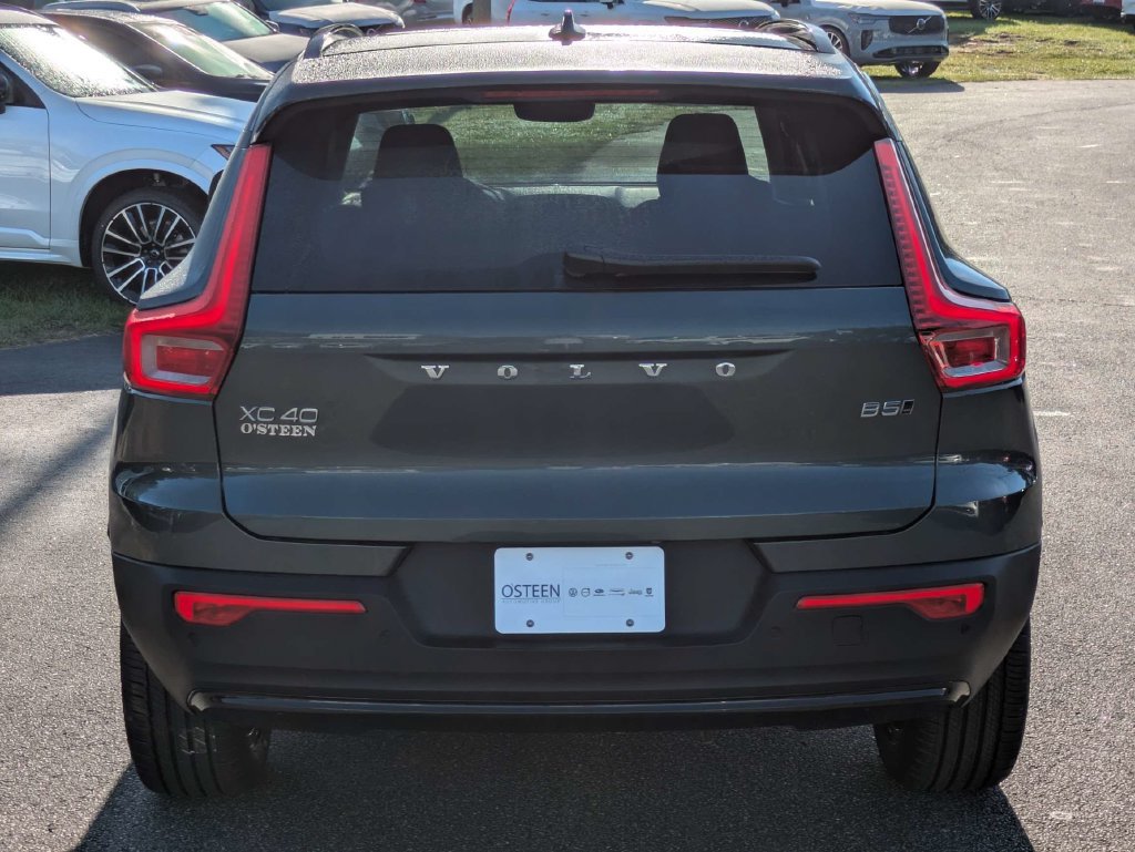 New 2026 Volvo XC40 B5 Core AWD/4WD image 5