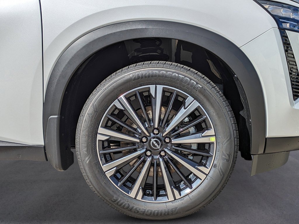New 2026 Nissan Pathfinder Platinum FWD image 9