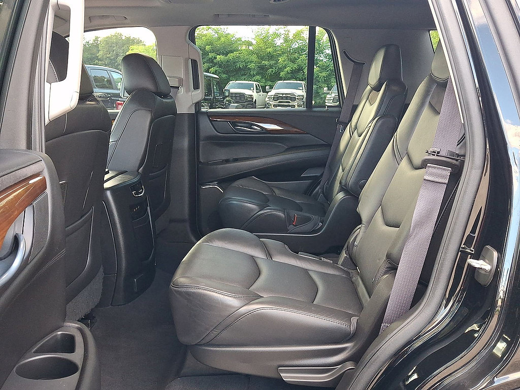 Used 2017 Cadillac Escalade Premium Luxury AWD/4WD image 26