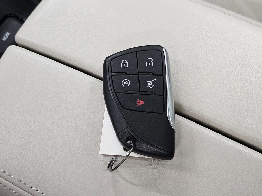 Used 2022 Buick Envision Avenir w/ Technology Package II image 44